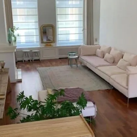 Dom wakacyjny Mansion In The Heart Of The Hague Haga