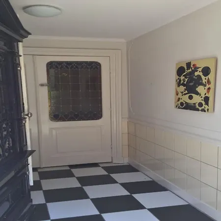 Ferienhaus Mansion In The Heart Of Den Haag