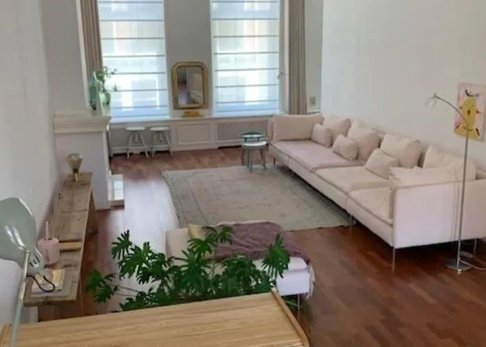 Ferienhaus Mansion In The Heart Of The Hague Den Haag