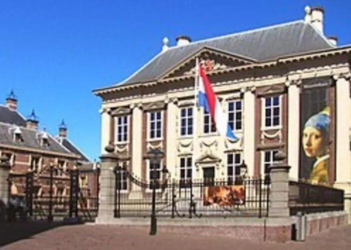 Hébergement de vacances Mansion In The Heart Of *