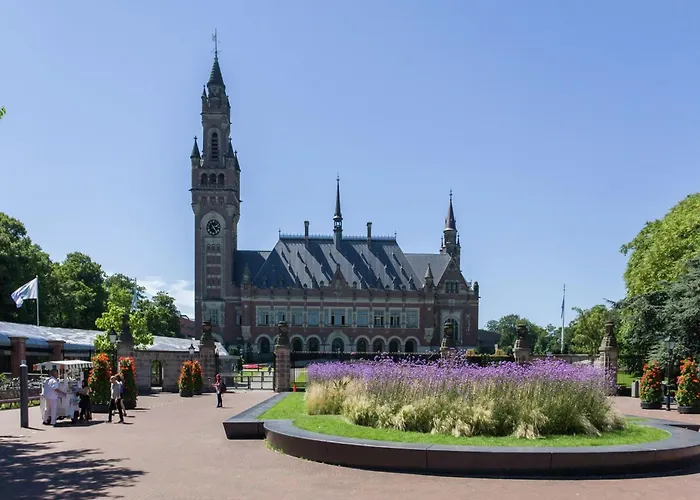 Mansion In The Heart Of *